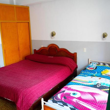 טריחה Hostal Zeballos מראה חיצוני תמונה