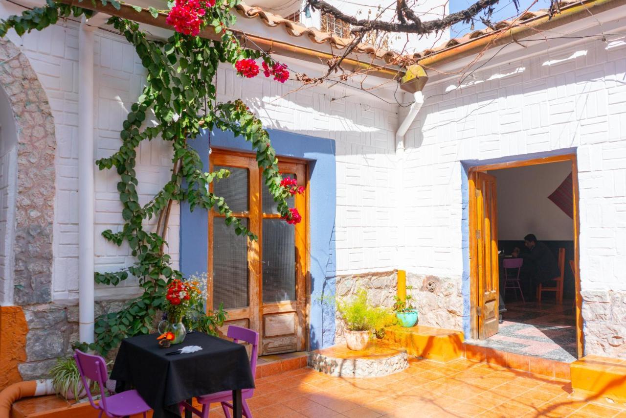 טריחה Hostal Zeballos מראה חיצוני תמונה