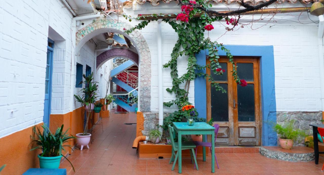 טריחה Hostal Zeballos מראה חיצוני תמונה