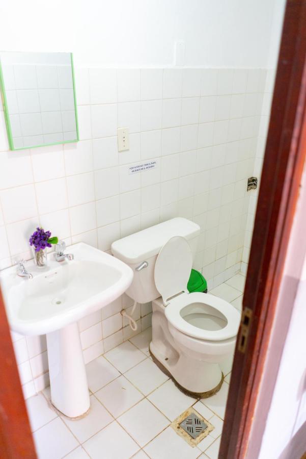 טריחה Hostal Zeballos מראה חיצוני תמונה