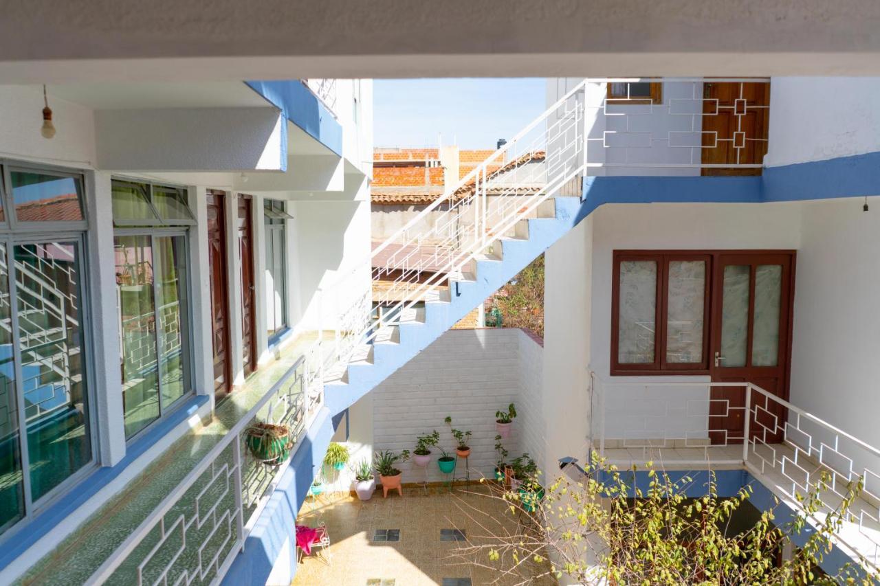 טריחה Hostal Zeballos מראה חיצוני תמונה